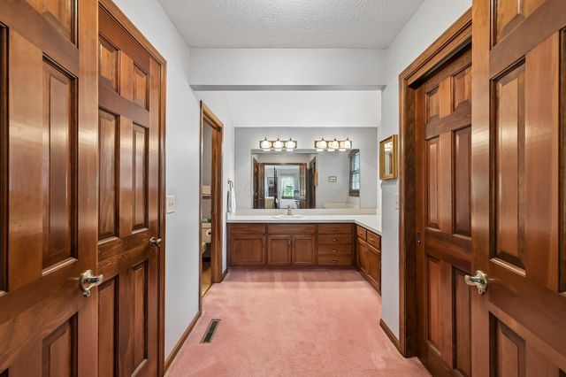 255 Luke Court, Westerville, OH 43081