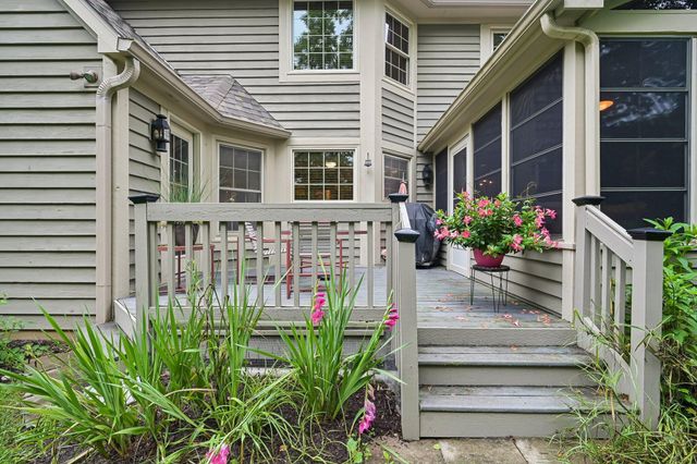 255 Luke Court, Westerville, OH 43081