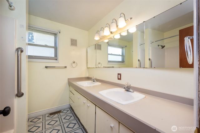 932 Third Street, Blaine, WA 98230
