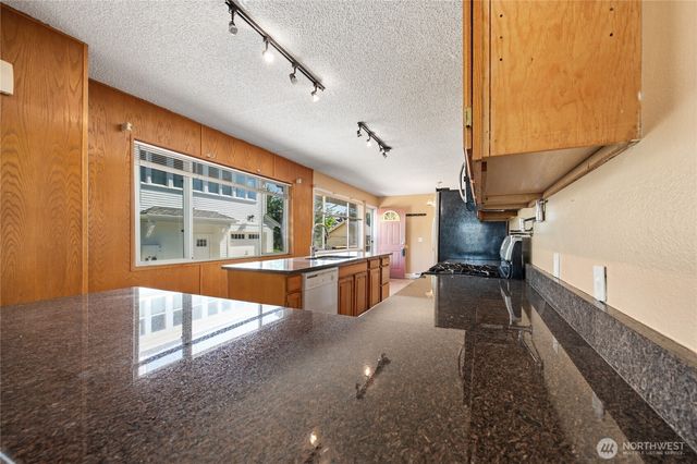 932 Third Street, Blaine, WA 98230