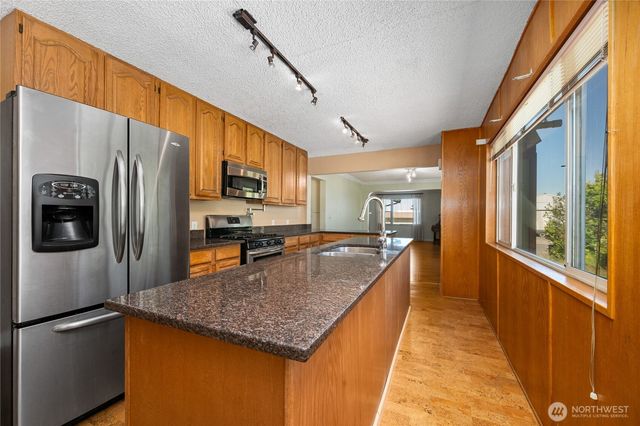 932 Third Street, Blaine, WA 98230