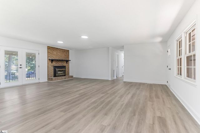 402 Woodley Road, Spartanburg, SC 29306