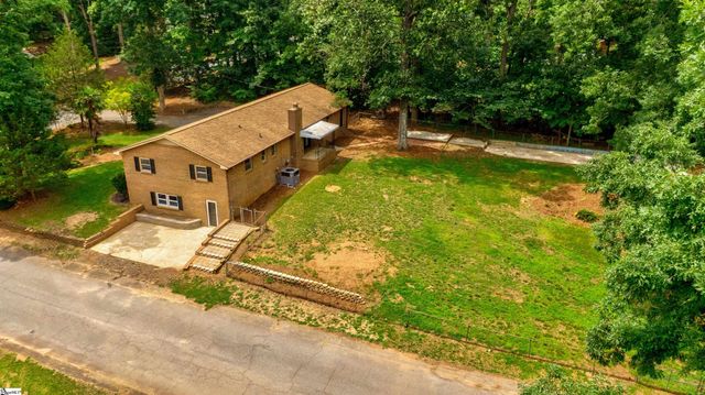 402 Woodley Road, Spartanburg, SC 29306