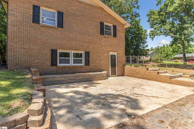 402 Woodley Road, Spartanburg, SC 29306
