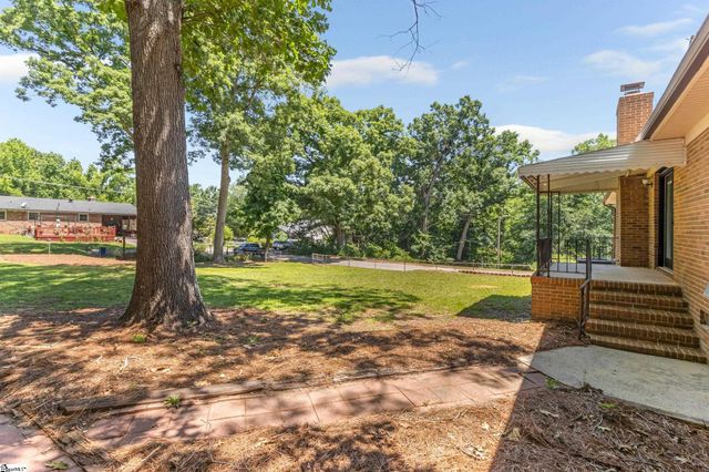 402 Woodley Road, Spartanburg, SC 29306