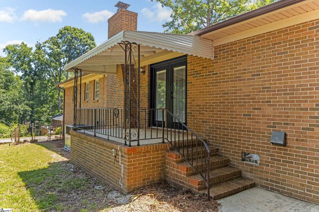 402 Woodley Road, Spartanburg, SC 29306