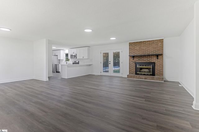 402 Woodley Road, Spartanburg, SC 29306