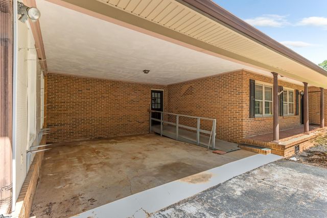 402 Woodley Road, Spartanburg, SC 29306