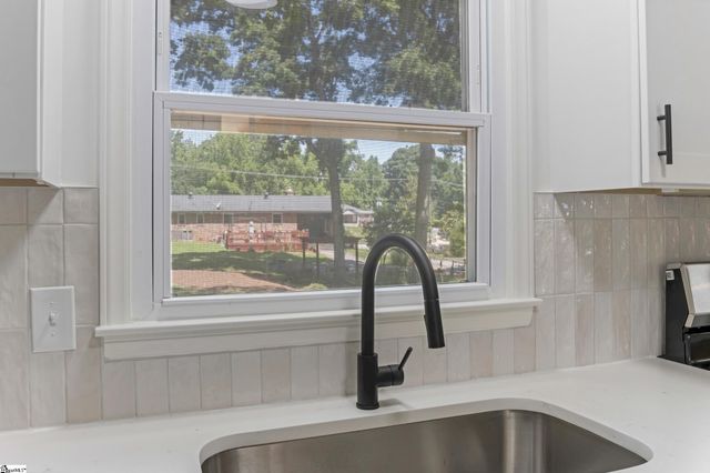 402 Woodley Road, Spartanburg, SC 29306