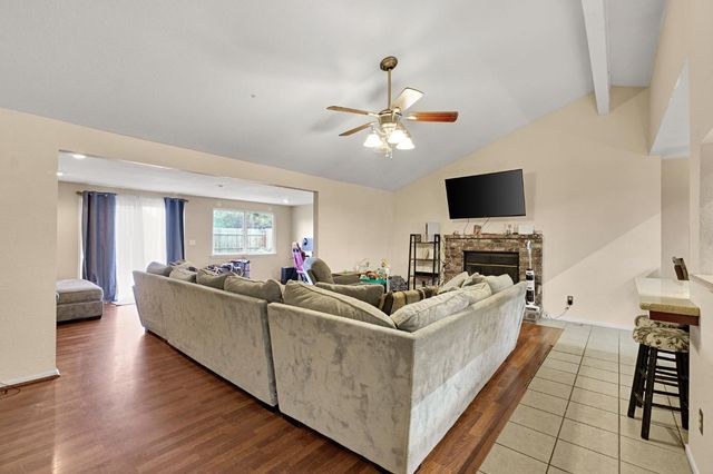 5093 W Los Altos, Fresno, CA 93722