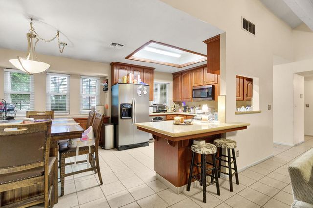 5093 W Los Altos, Fresno, CA 93722