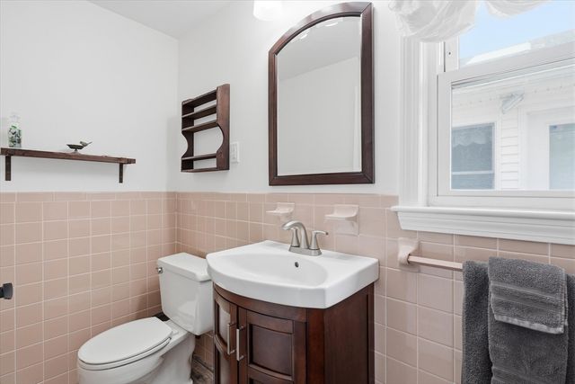 223 Edgewater Drive, Framingham, MA 01702