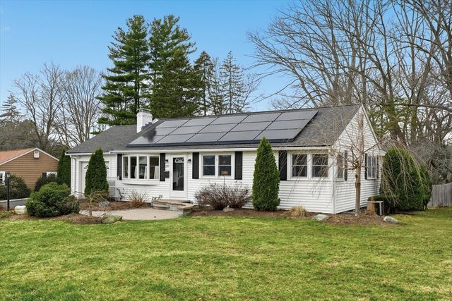 223 Edgewater Drive, Framingham, MA 01702