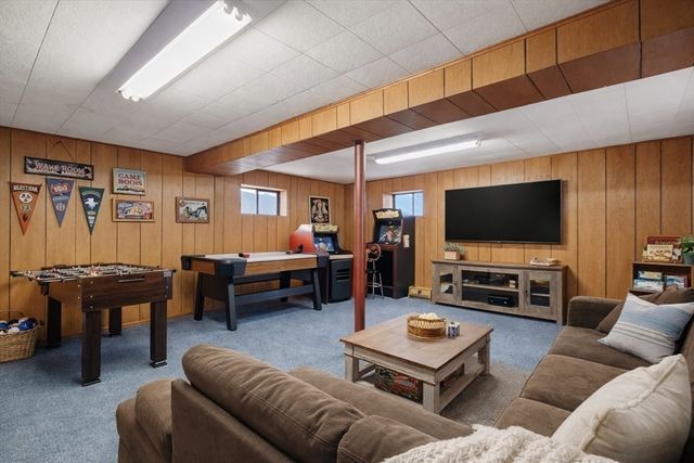 223 Edgewater Drive, Framingham, MA 01702