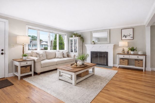 223 Edgewater Drive, Framingham, MA 01702