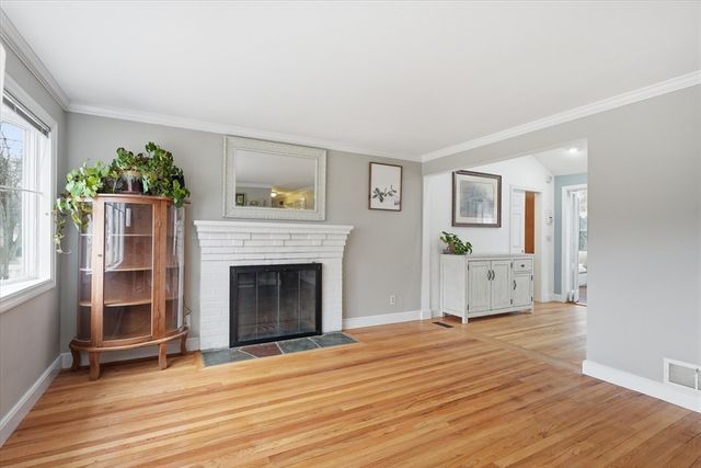 223 Edgewater Drive, Framingham, MA 01702