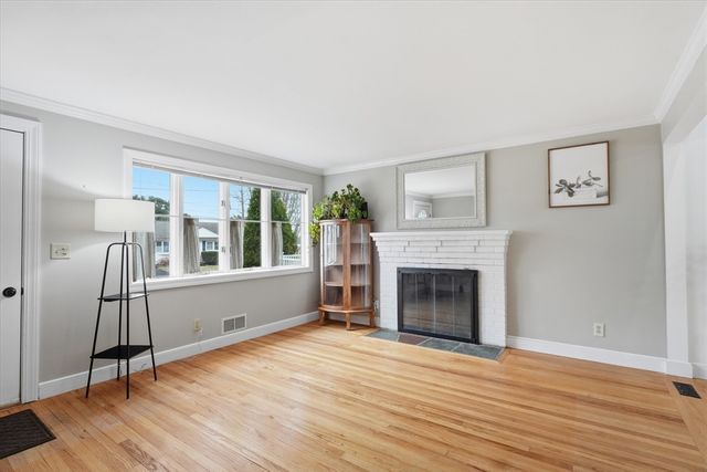 223 Edgewater Drive, Framingham, MA 01702