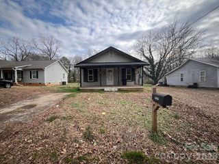 1021 Old Charlotte Road, Statesville, NC 28677