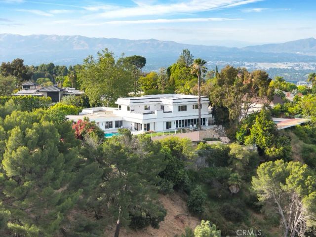 2906 Elvido Drive, Los Angeles, CA 90049