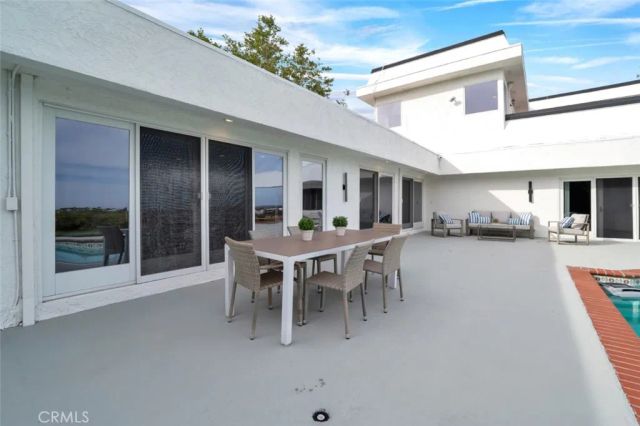 2906 Elvido Drive, Los Angeles, CA 90049