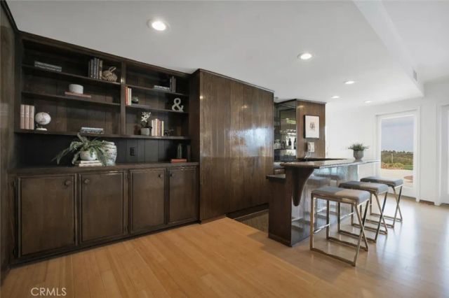 2906 Elvido Drive, Los Angeles, CA 90049