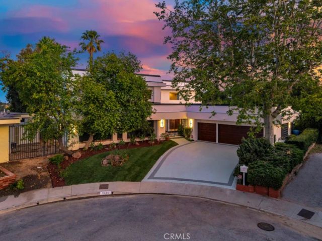 2906 Elvido Drive, Los Angeles, CA 90049