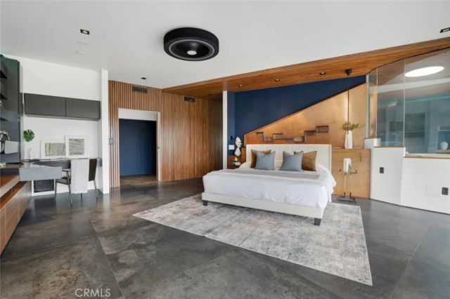 2906 Elvido Drive, Los Angeles, CA 90049