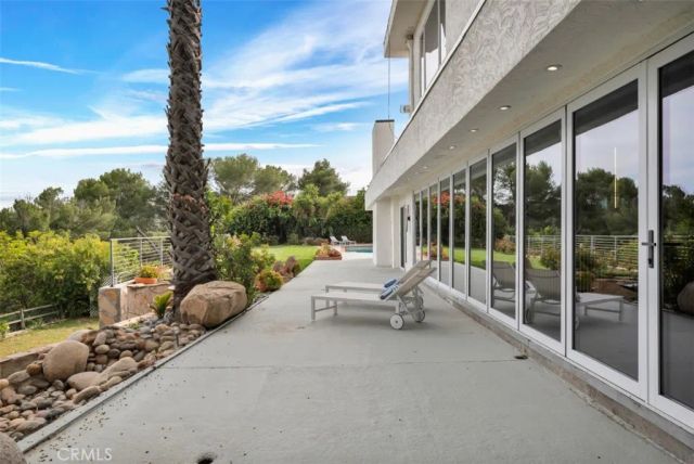 2906 Elvido Drive, Los Angeles, CA 90049