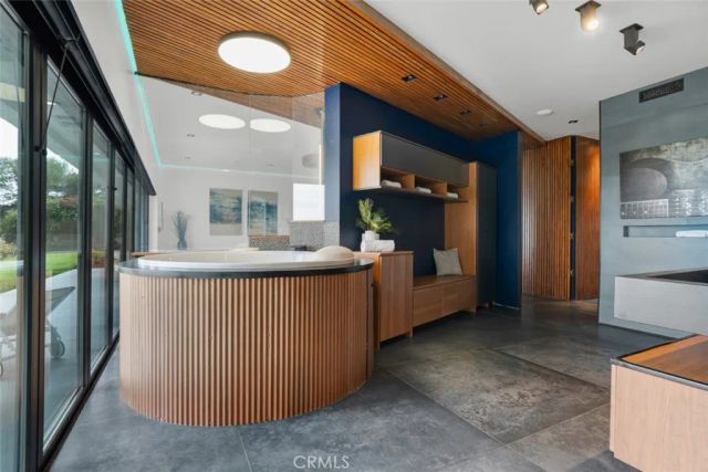 2906 Elvido Drive, Los Angeles, CA 90049