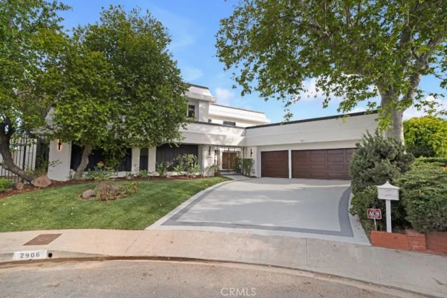 2906 Elvido Drive, Los Angeles, CA 90049