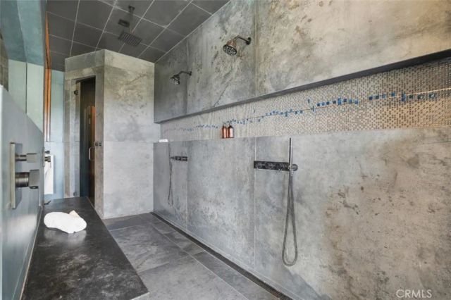 2906 Elvido Drive, Los Angeles, CA 90049