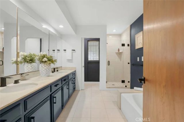 2906 Elvido Drive, Los Angeles, CA 90049