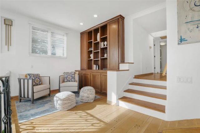 2906 Elvido Drive, Los Angeles, CA 90049
