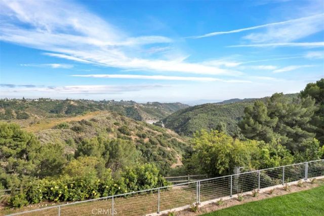 2906 Elvido Drive, Los Angeles, CA 90049