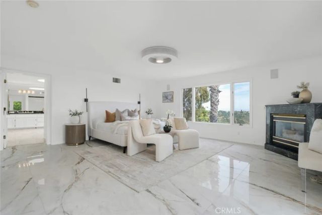 2906 Elvido Drive, Los Angeles, CA 90049