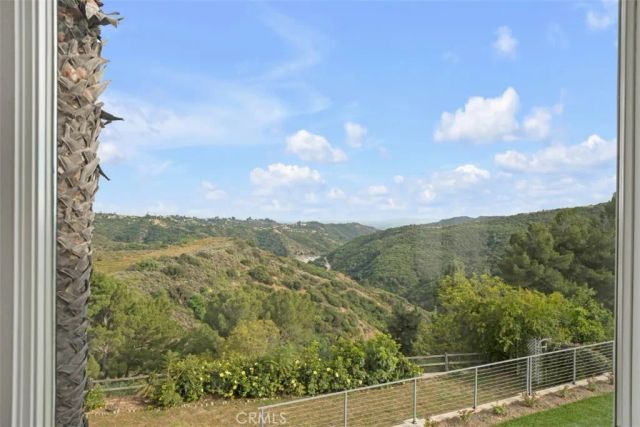 2906 Elvido Drive, Los Angeles, CA 90049