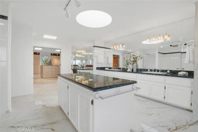 2906 Elvido Drive, Los Angeles, CA 90049