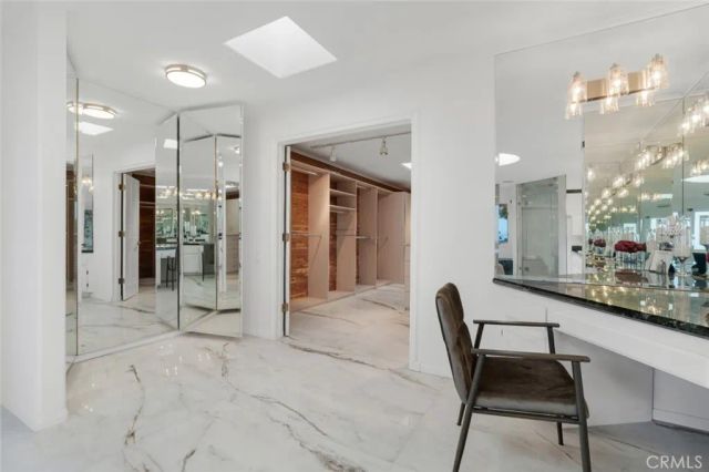 2906 Elvido Drive, Los Angeles, CA 90049