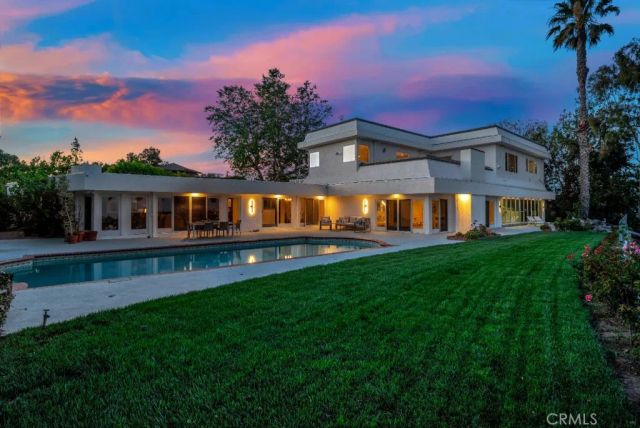 2906 Elvido Drive, Los Angeles, CA 90049