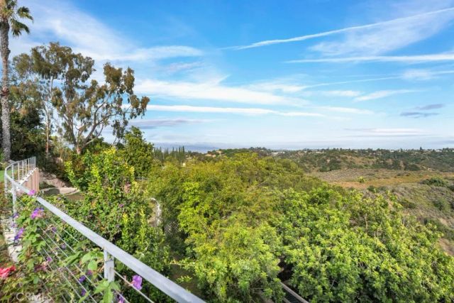 2906 Elvido Drive, Los Angeles, CA 90049