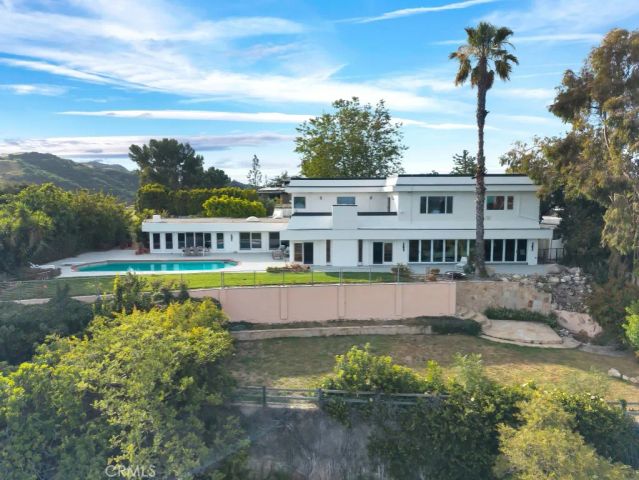 2906 Elvido Drive, Los Angeles, CA 90049