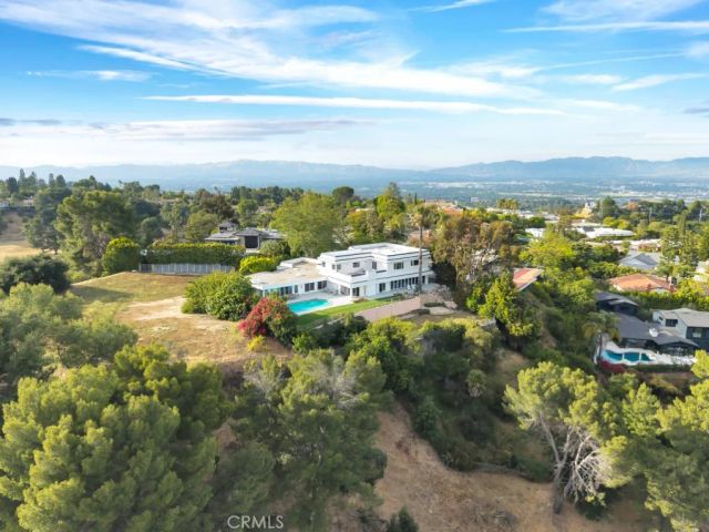 2906 Elvido Drive, Los Angeles, CA 90049