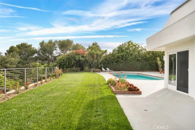 2906 Elvido Drive, Los Angeles, CA 90049