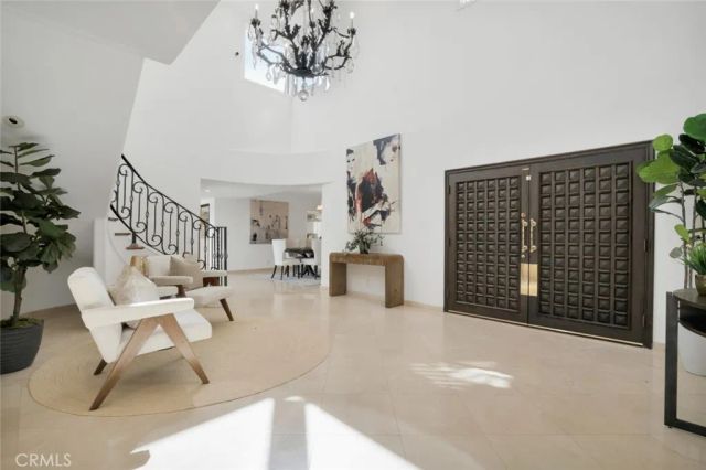 2906 Elvido Drive, Los Angeles, CA 90049