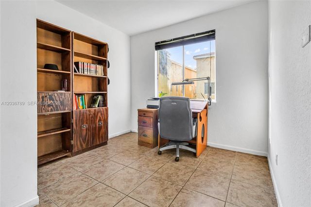945 NW 206th St, Miami Gardens, FL 33169