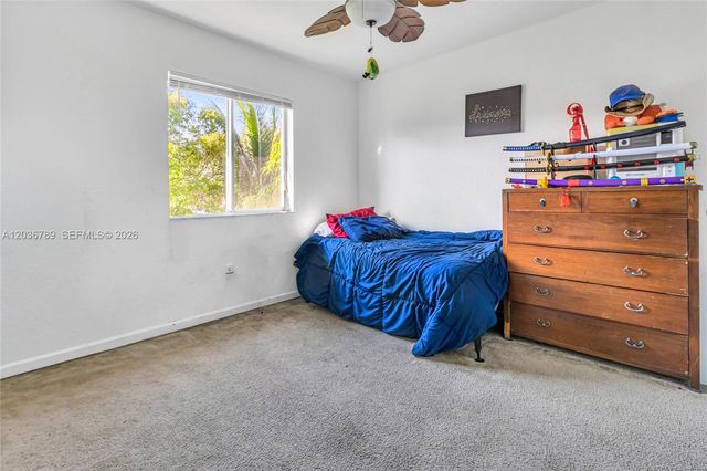 945 NW 206th St, Miami Gardens, FL 33169
