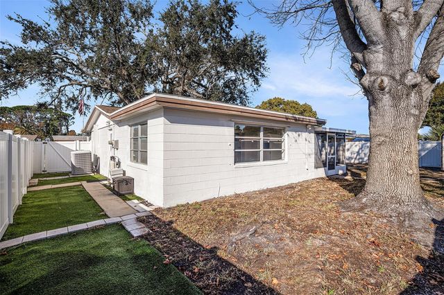 3240 COLUMBUS DRIVE, Holiday, FL 34691