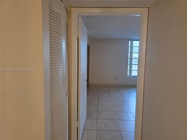 9688 Fontainebleau Blvd 307, Miami, FL 33172
