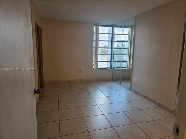 9688 Fontainebleau Blvd 307, Miami, FL 33172