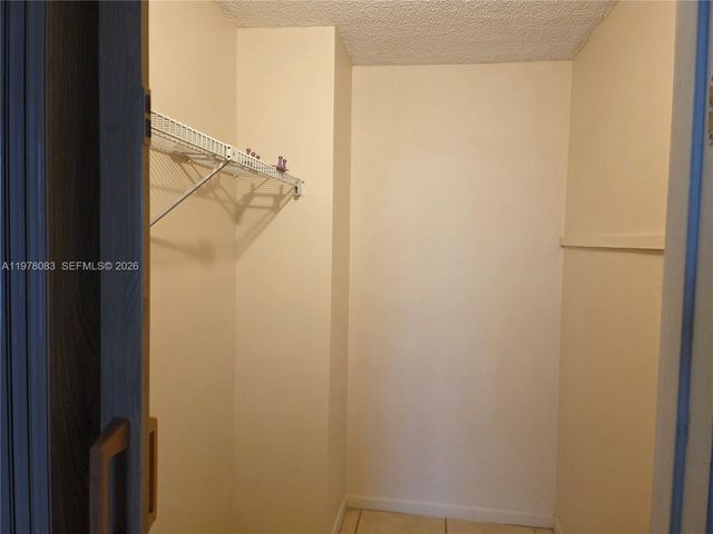 9688 Fontainebleau Blvd 307, Miami, FL 33172